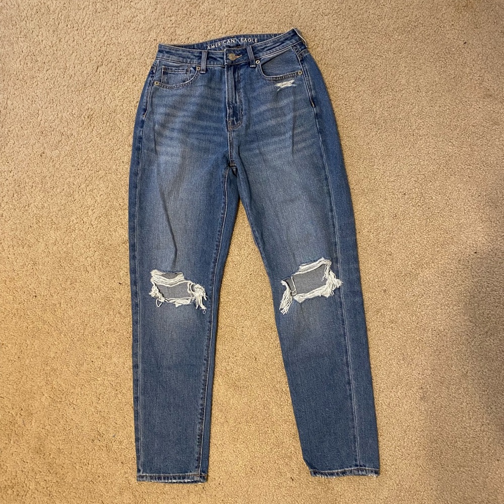 AE Ripped Mom Jean